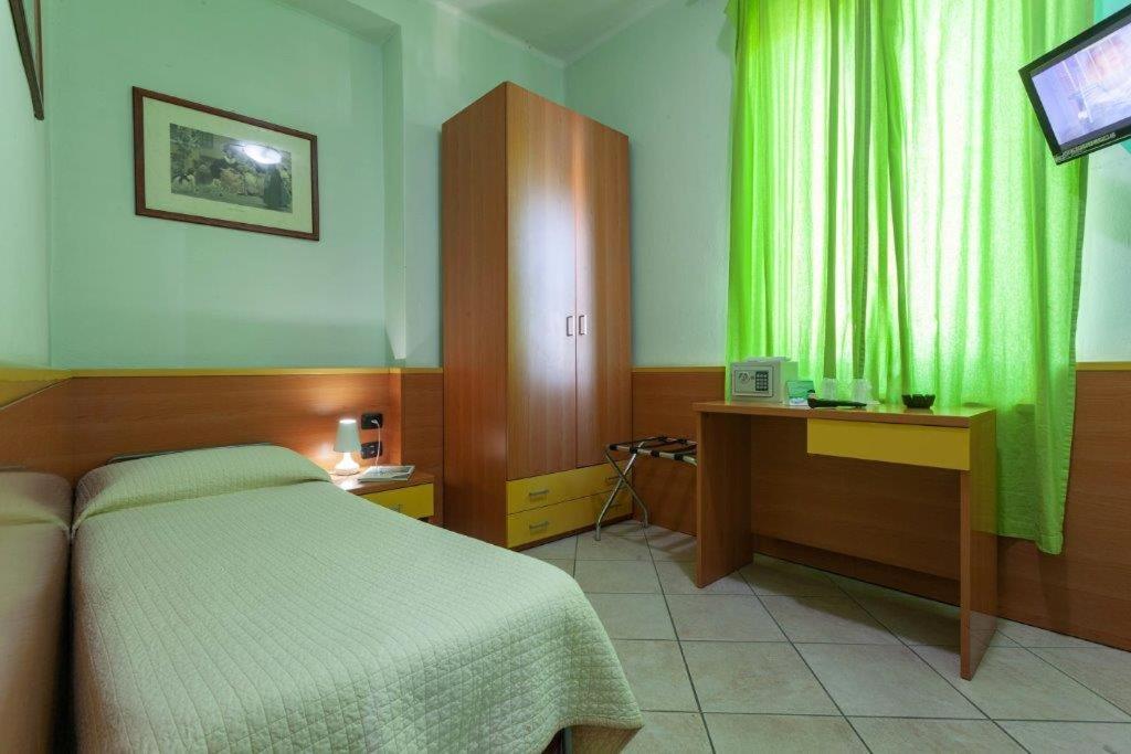 Hotel La Quercia Mozzo Exterior photo